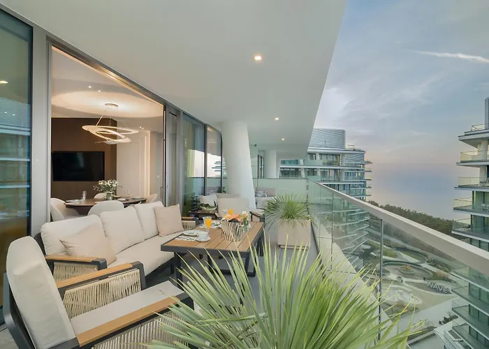 Waveview Premium Apartment, 9th Floor *