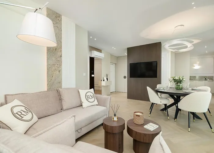 Waveview Premium Apartment, 9th Floor