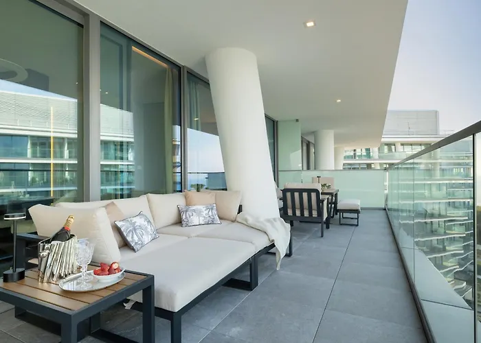 Waveview Premium Apartment, 9th Floor *